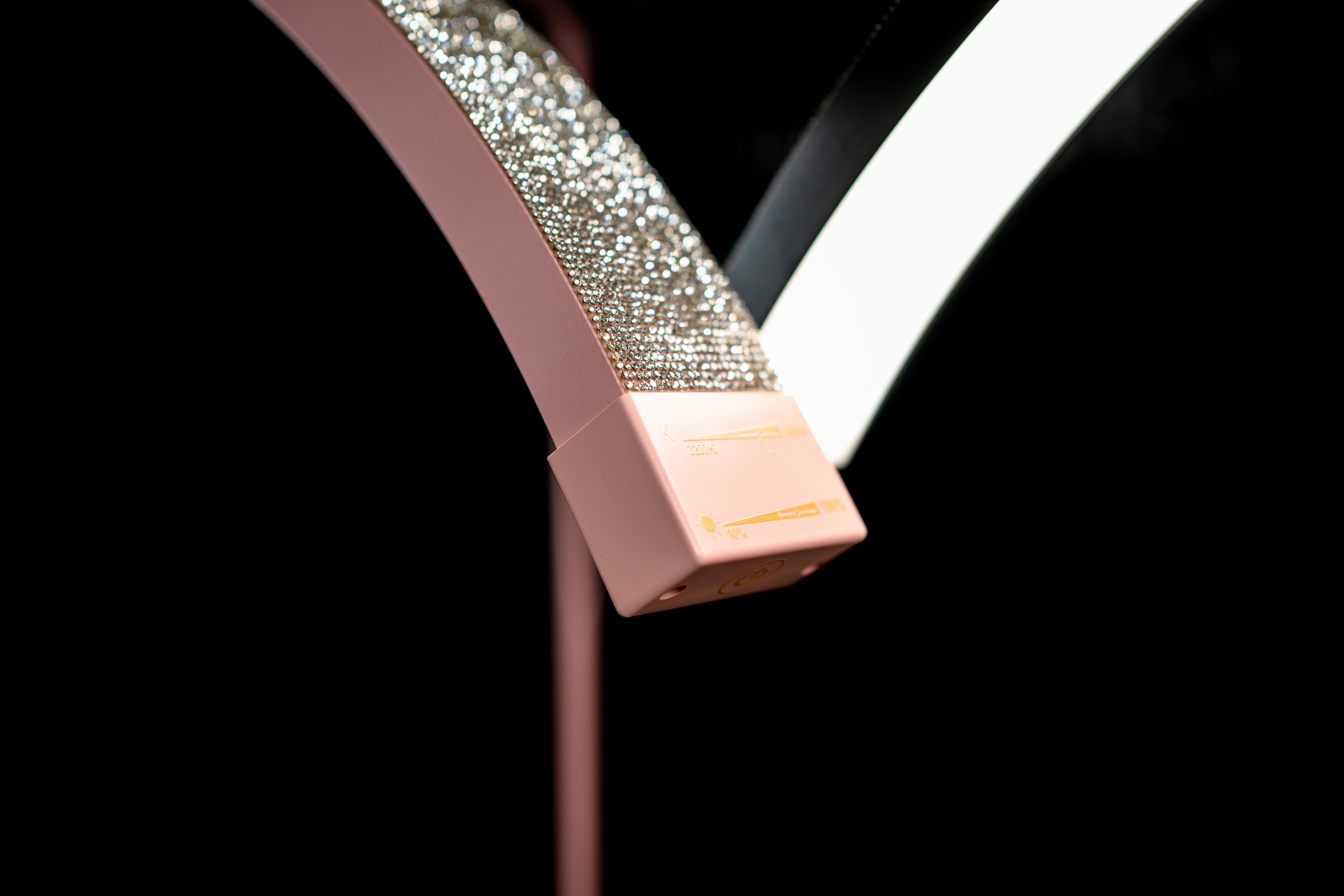 Lámpara Estética Media Luna Diamante 28” – Luz LED Profesional | RJ Moon Pro