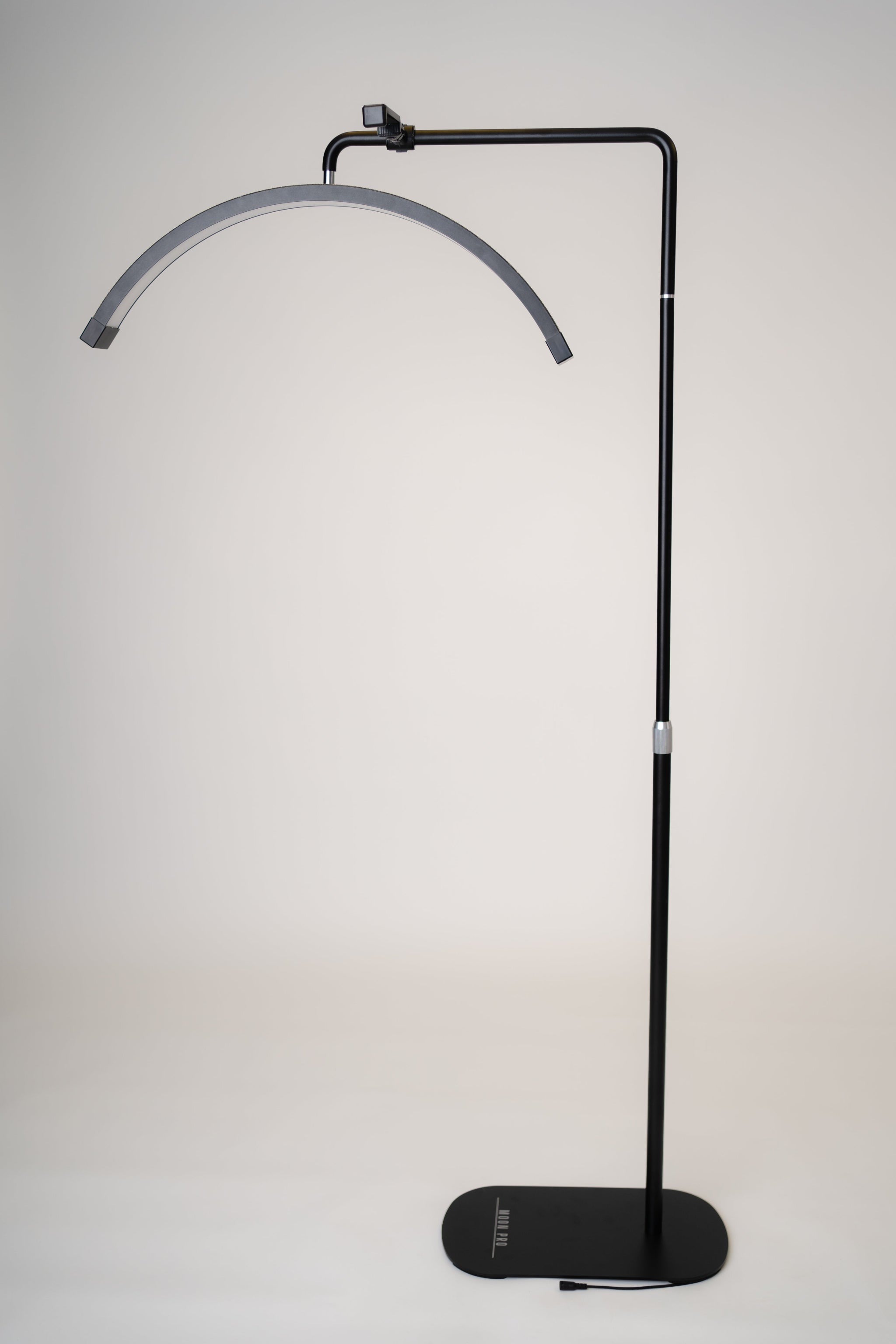 Lámpara Estética Media Luna Diamante 28” – Luz LED Profesional | RJ Moon Pro