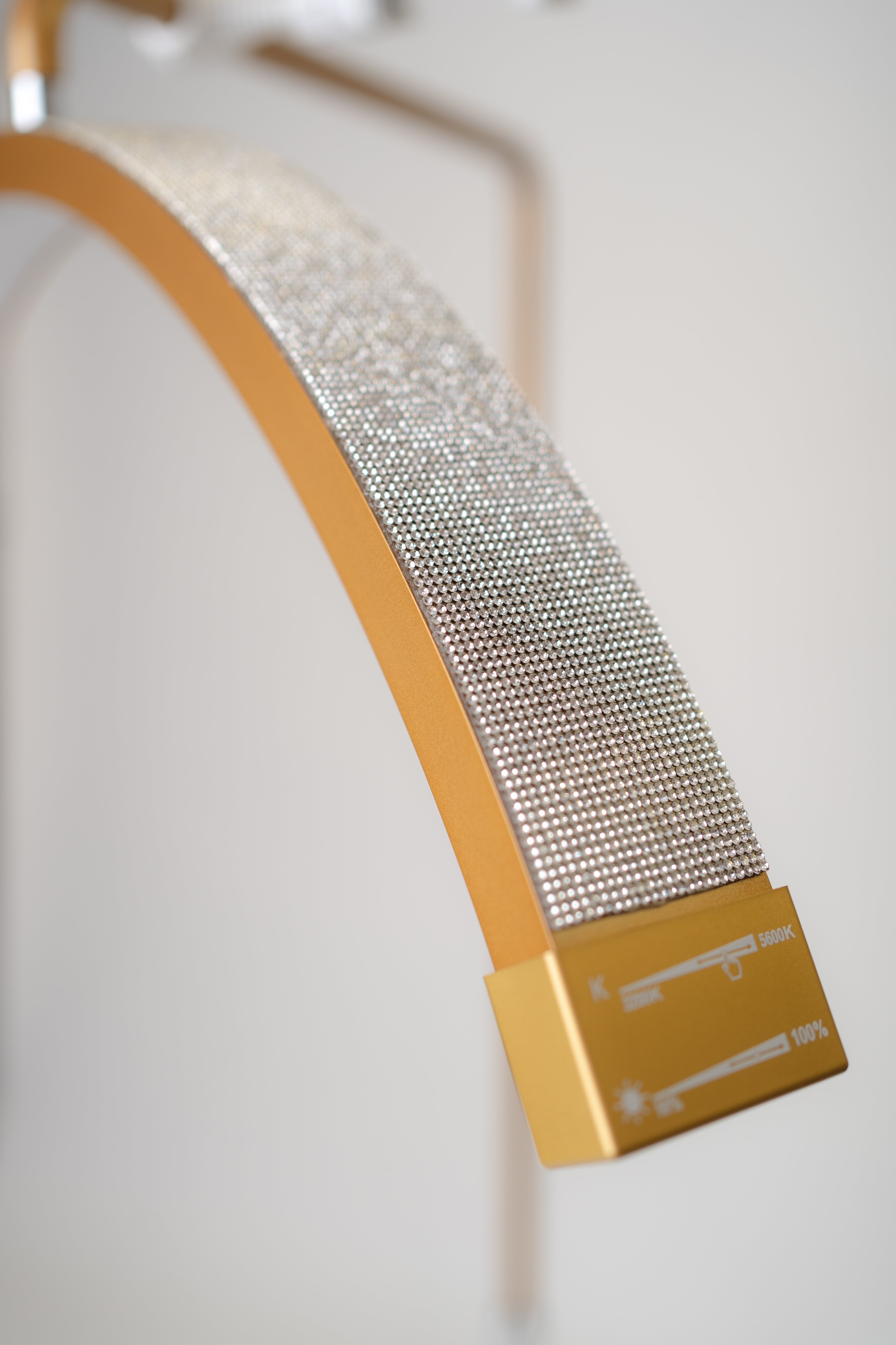 Lámpara Estética Media Luna Diamante 28” – Luz LED Profesional | RJ Moon Pro