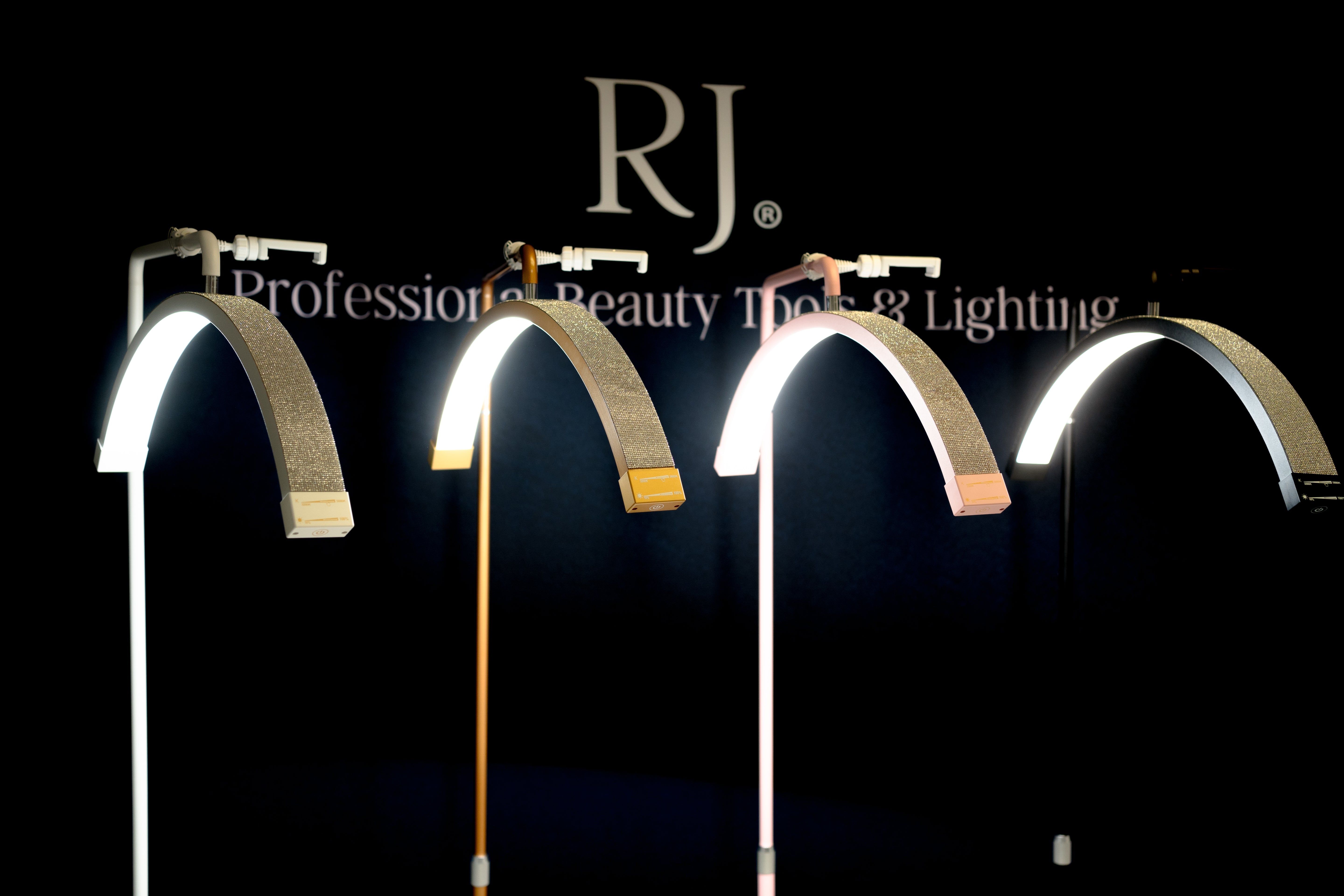 Lámpara Estética Media Luna Diamante 28” – Luz LED Profesional | RJ Moon Pro
